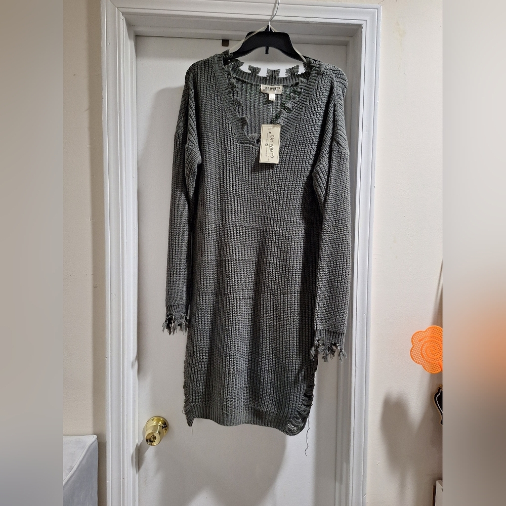 Sweater Dress. Distressed Misses NEW